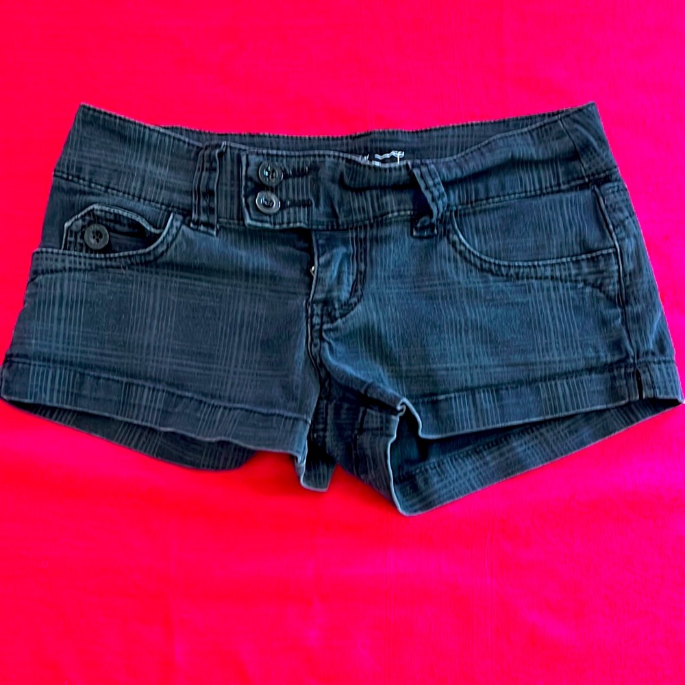 Black shorts, size zero